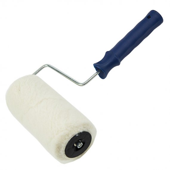 Paint roller with handle