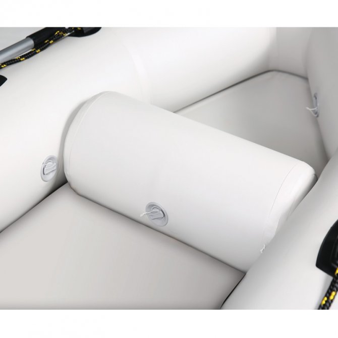 Inflatable cushion for tender