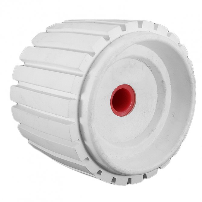 White ribbed roller for boat trailers
