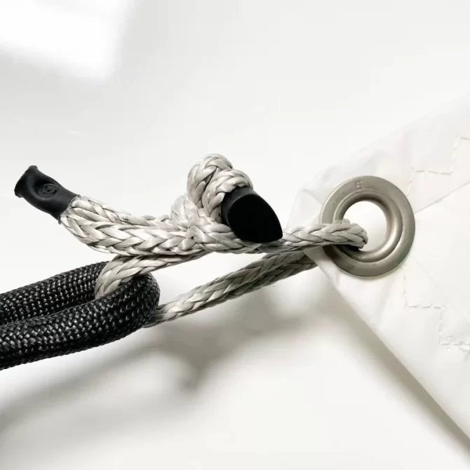 Adjustable textile shackle with adjustable loop Nodus